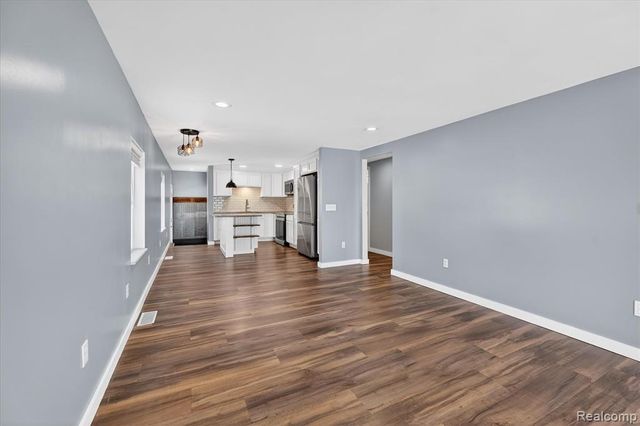 4539 Parker Drive, Howell, MI 48843