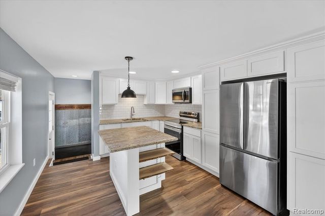 4539 Parker Drive, Howell, MI 48843