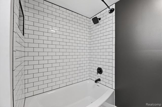 4539 Parker Drive, Howell, MI 48843