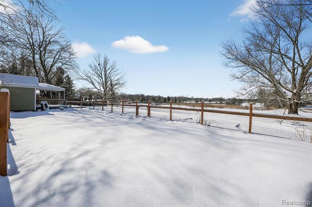 4539 Parker Drive, Howell, MI 48843