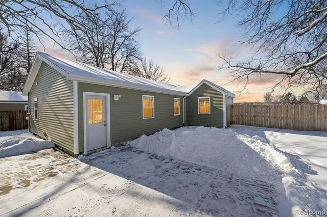 4539 Parker Drive, Howell, MI 48843