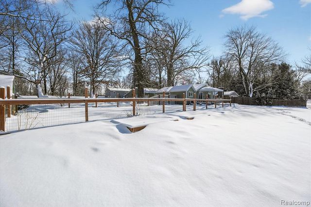 4539 Parker Drive, Howell, MI 48843