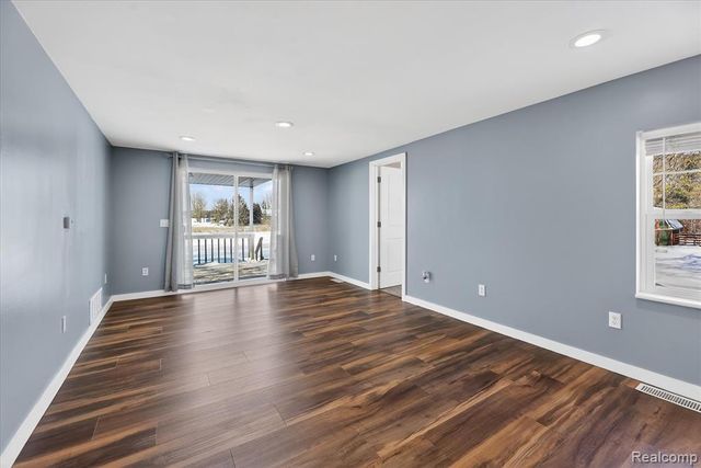 4539 Parker Drive, Howell, MI 48843