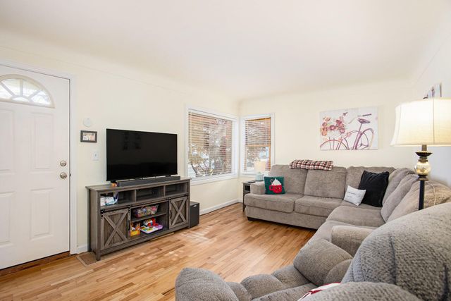 2867 Sharon Avenue SW, Wyoming, MI 49519