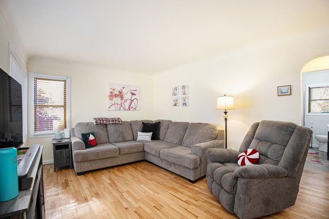 2867 Sharon Avenue SW, Wyoming, MI 49519