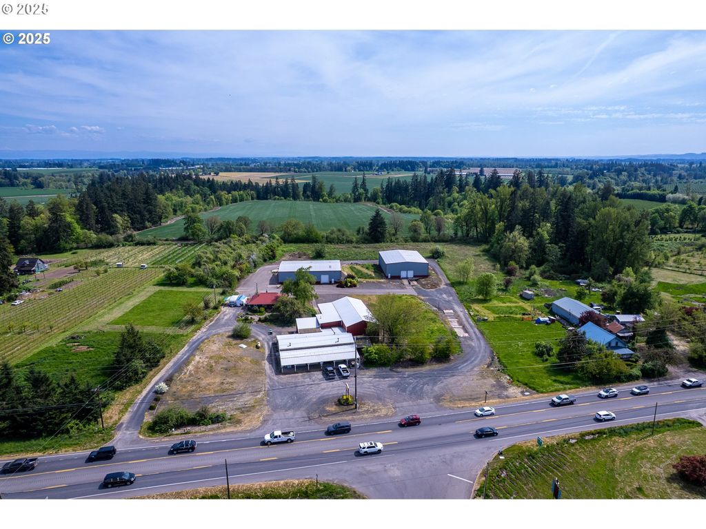 18460 N HIGHWAY 99, Dayton, OR 97114