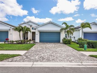 9052 Saint Lucia DR, Naples, FL 34114
