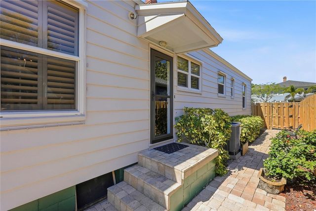 1325 24TH AVENUE N, St Petersburg, FL 33704