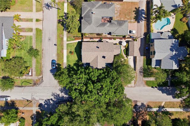 1325 24TH AVENUE N, St Petersburg, FL 33704