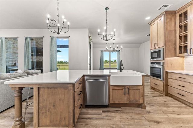 201 Carlow Way, Yukon, OK 73099