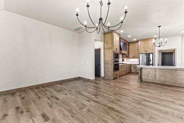 201 Carlow Way, Yukon, OK 73099