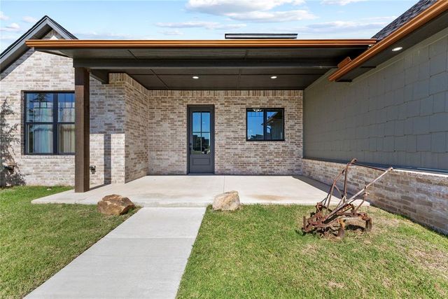 201 Carlow Way, Yukon, OK 73099