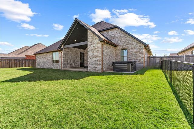 201 Carlow Way, Yukon, OK 73099