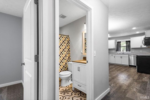 1624 C Street, Bedford, IN 47421