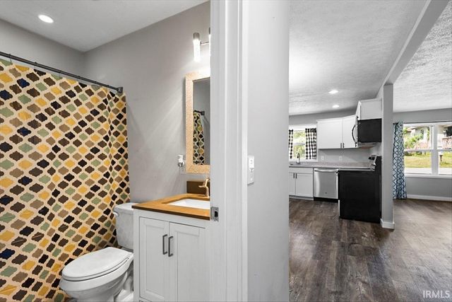 1624 C Street, Bedford, IN 47421