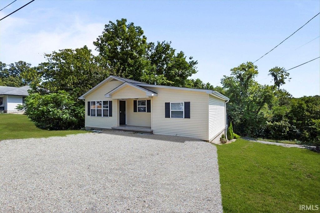 1624 C Street, Bedford, IN 47421