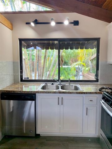 11318 SW 114th Cir Ter, Miami, FL 33176