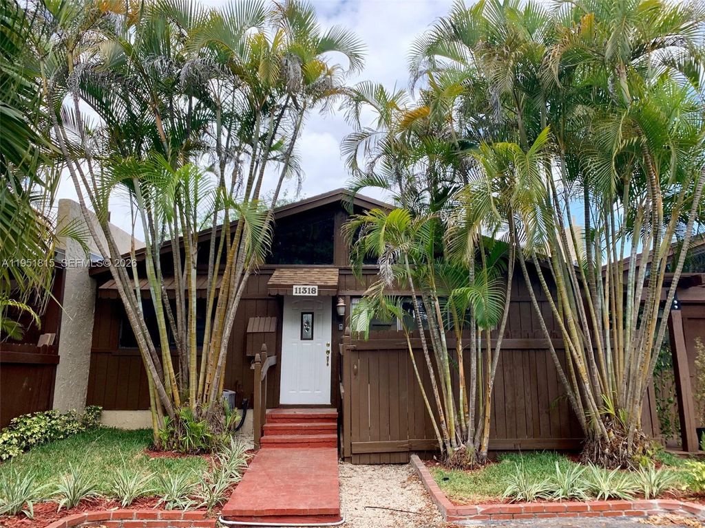 11318 SW 114th Cir Ter, Miami, FL 33176
