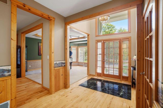 W305N2373 Maple AVENUE, Pewaukee, WI 53072