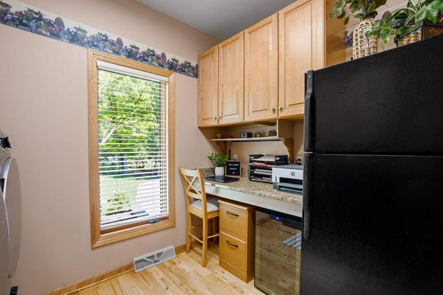 W305N2373 Maple AVENUE, Pewaukee, WI 53072