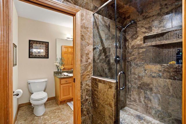 W305N2373 Maple AVENUE, Pewaukee, WI 53072