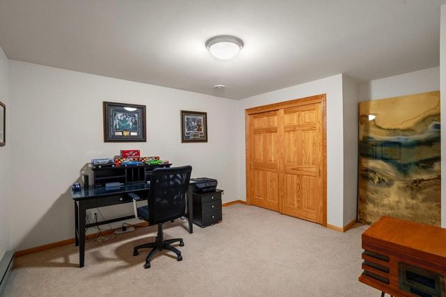 W305N2373 Maple AVENUE, Pewaukee, WI 53072