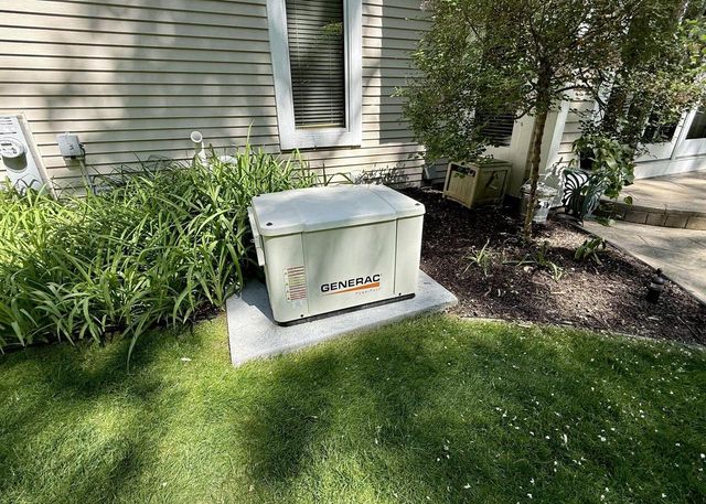 W305N2373 Maple AVENUE, Pewaukee, WI 53072