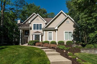 W305N2373 Maple AVENUE, Pewaukee, WI 53072