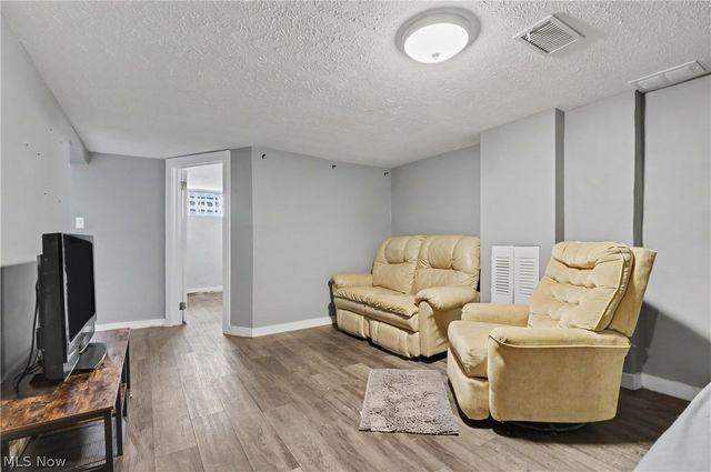 1623 Sunset Avenue, Akron, OH 44301