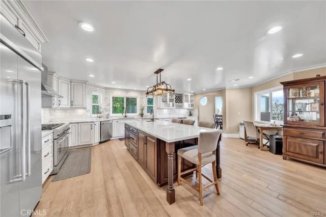 3 Mustang Road, Rancho Palos Verdes, CA 90275