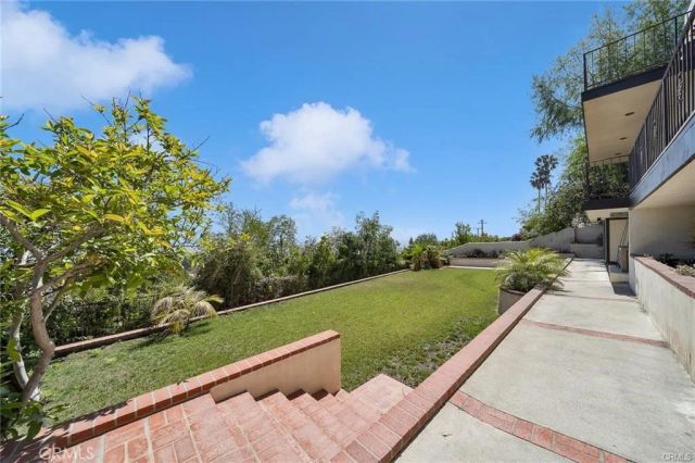 3 Mustang Road, Rancho Palos Verdes, CA 90275