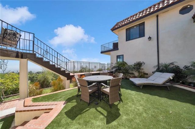 3 Mustang Road, Rancho Palos Verdes, CA 90275