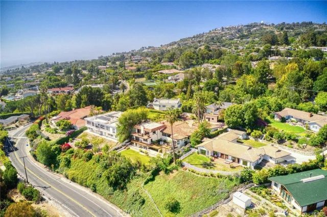 3 Mustang Road, Rancho Palos Verdes, CA 90275