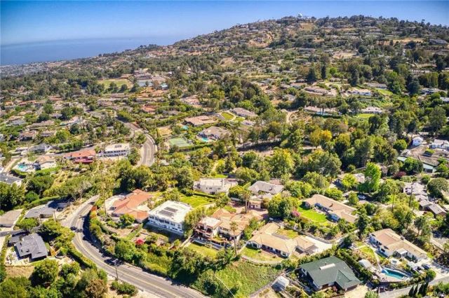 3 Mustang Road, Rancho Palos Verdes, CA 90275
