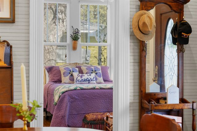 542 S Main Street, La Grange, TX 78945