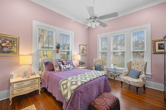 542 S Main Street, La Grange, TX 78945