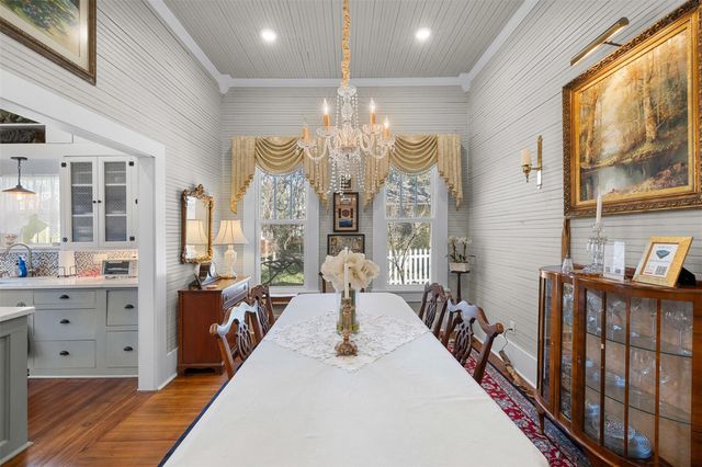 542 S Main Street, La Grange, TX 78945