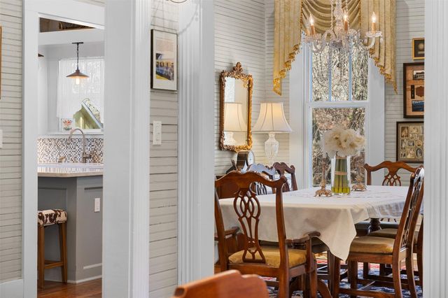 542 S Main Street, La Grange, TX 78945