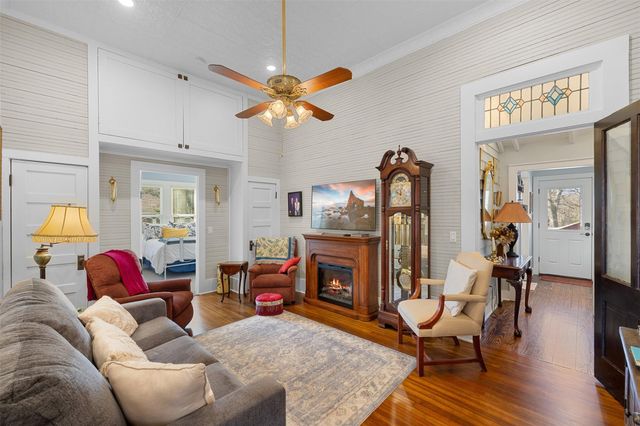 542 S Main Street, La Grange, TX 78945