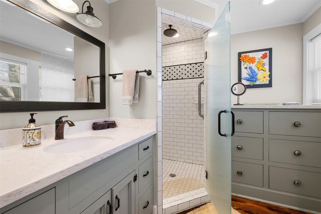 542 S Main Street, La Grange, TX 78945