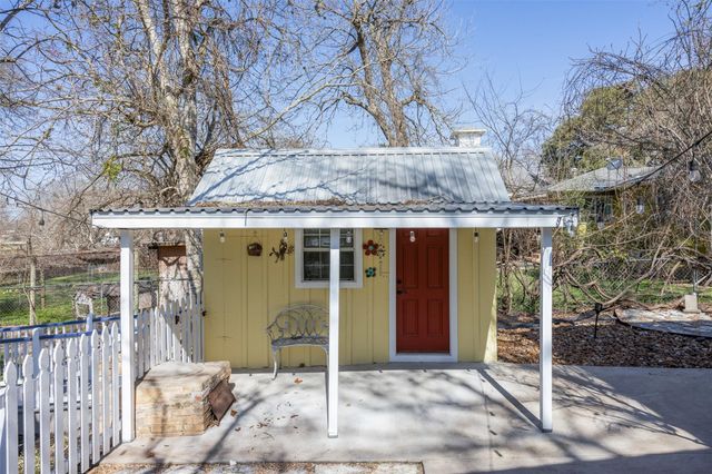 542 S Main Street, La Grange, TX 78945