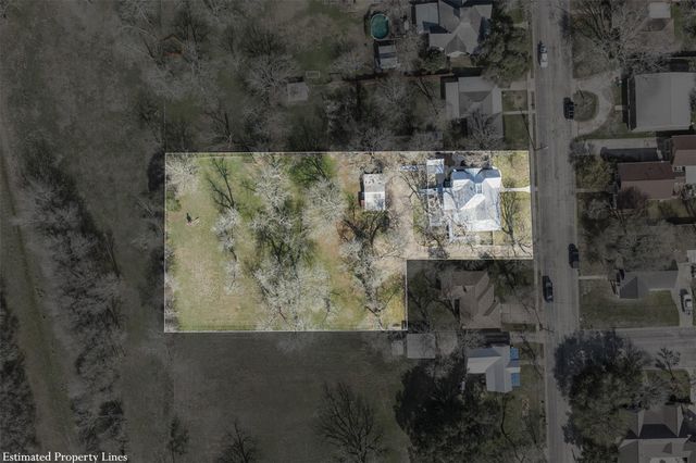 542 S Main Street, La Grange, TX 78945