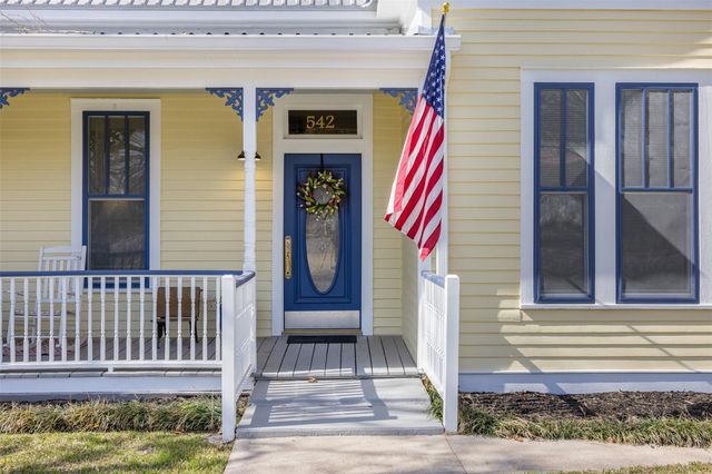 542 S Main Street, La Grange, TX 78945