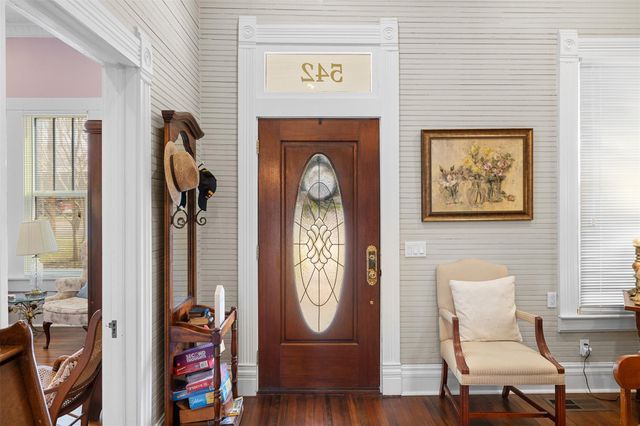 542 S Main Street, La Grange, TX 78945