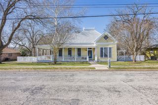 542 S Main Street, La Grange, TX 78945