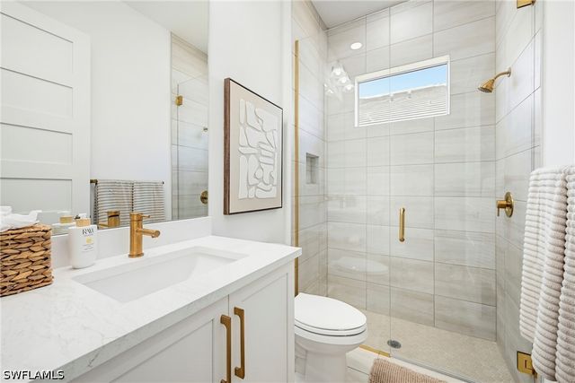 9033 Calypso CT, Naples, FL 34112