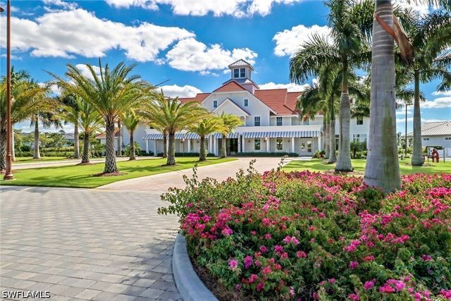 9033 Calypso CT, Naples, FL 34112