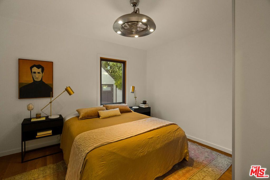 Image 18 of property listing at 1126 Grant Avenue, Venice, CA 90291