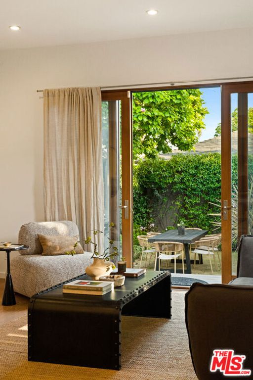 Image 30 of property listing at 1126 Grant Avenue, Venice, CA 90291