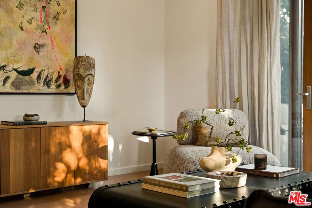 Image 31 of property listing at 1126 Grant Avenue, Venice, CA 90291